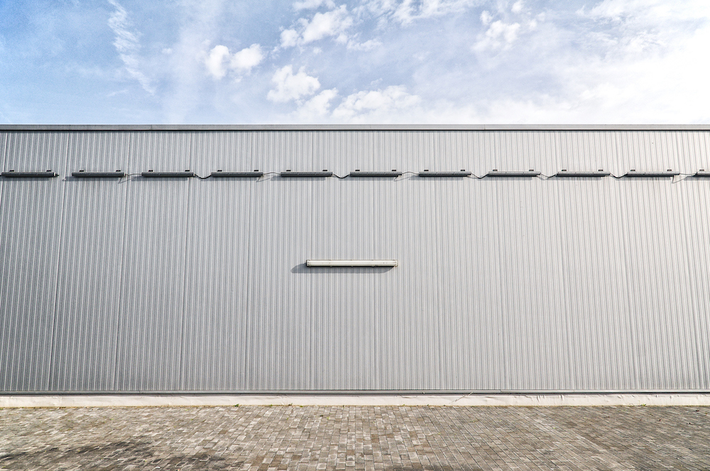 Maintenance of an aluminum sheet outdoors
