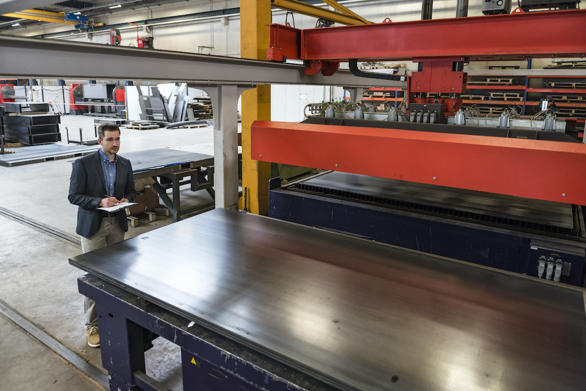 Key uses of stainless steel sheet in construction